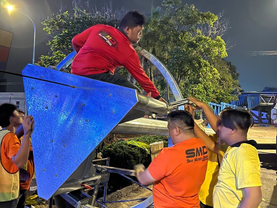 PEMASANGAN LAMPU HIGH MAST DI SUNWAY