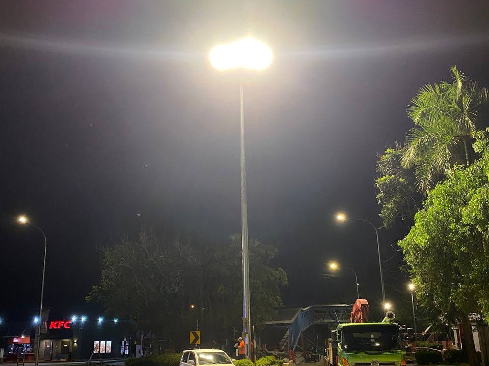 PEMASANGAN LAMPU HIGH MAST DI SUNWAY