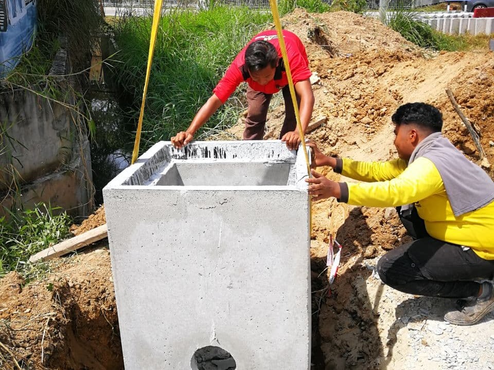 PEMASANGAN LAMPU JALAN DAN LAMPU ISYARAT