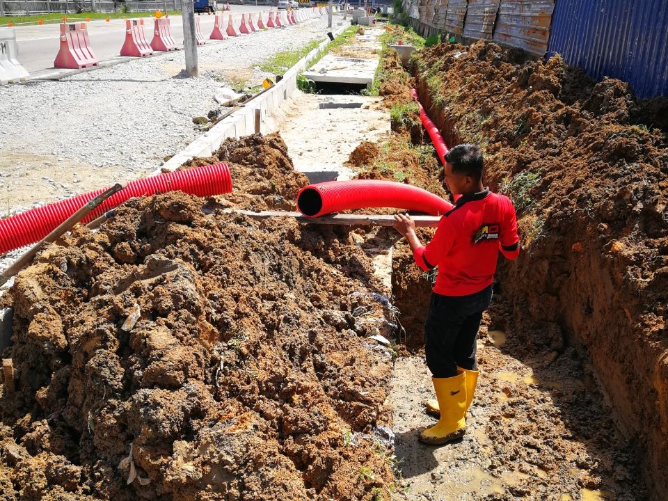 PEMASANGAN LAMPU JALAN DAN LAMPU ISYARAT