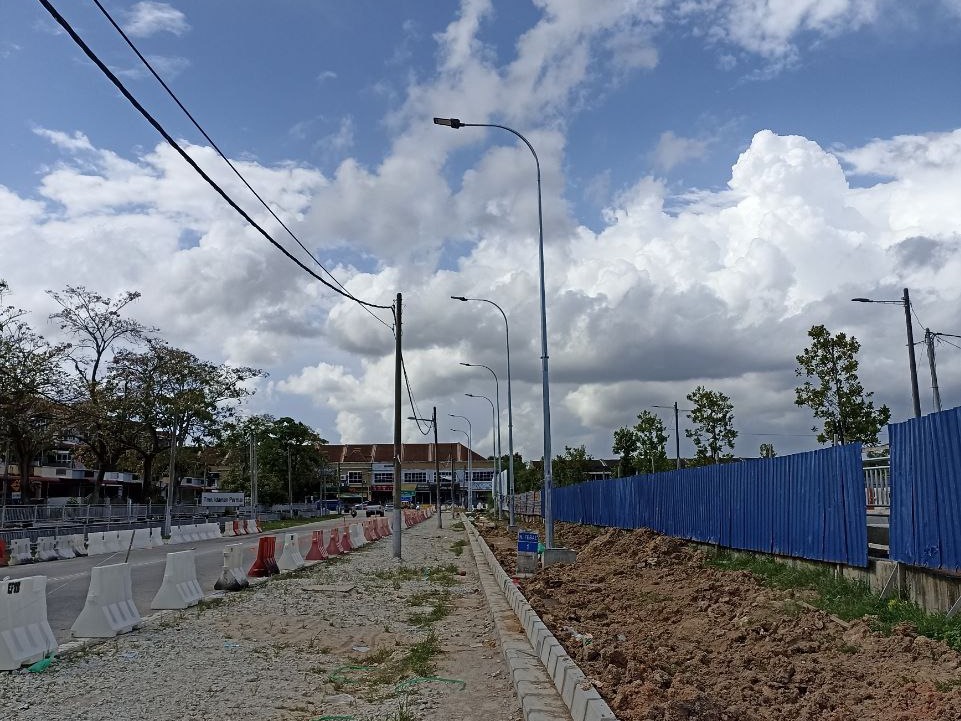 PEMASANGAN LAMPU JALAN DAN LAMPU ISYARAT