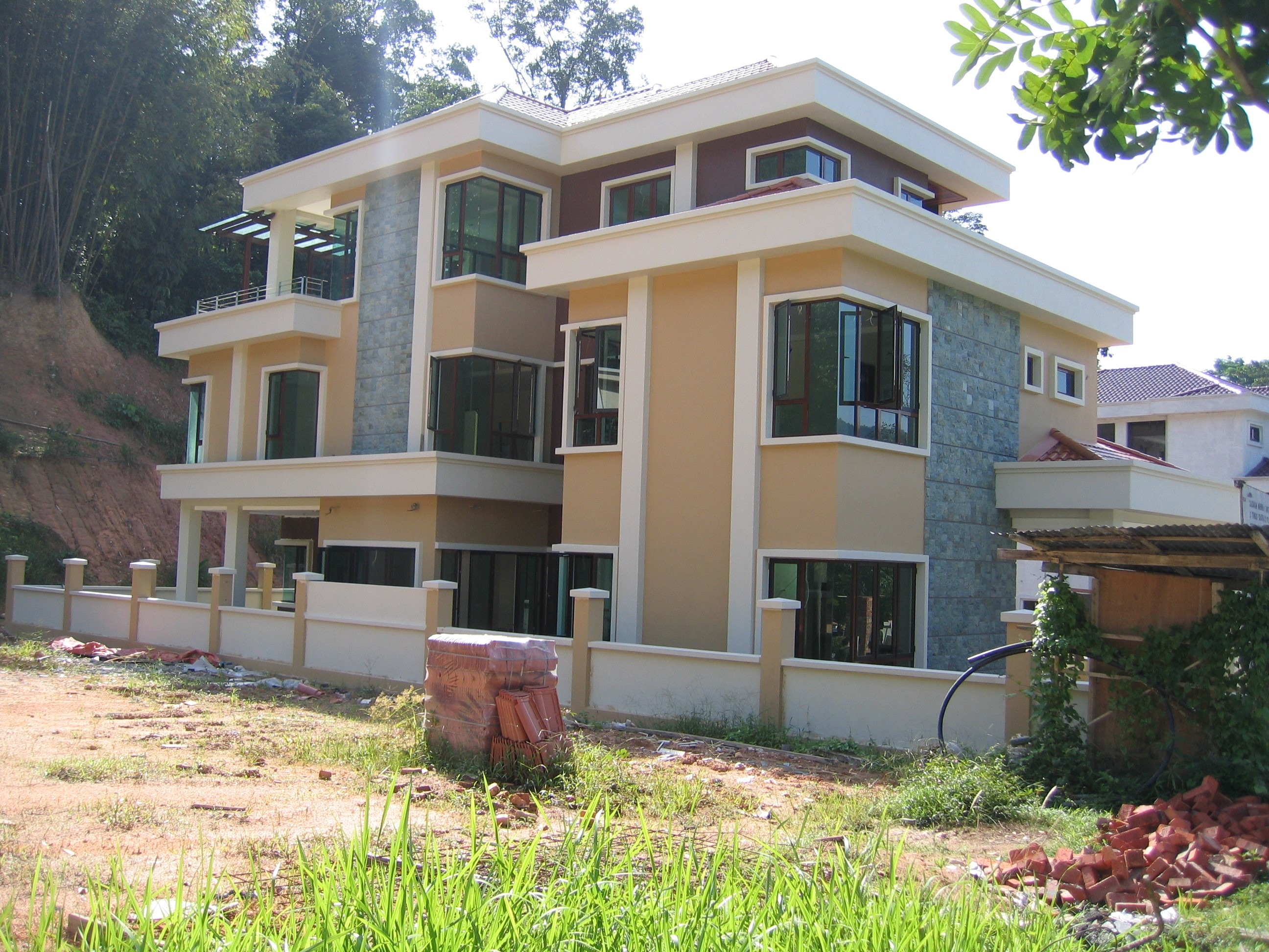 3 Level Bangalow At Rawang Daerah Gombak