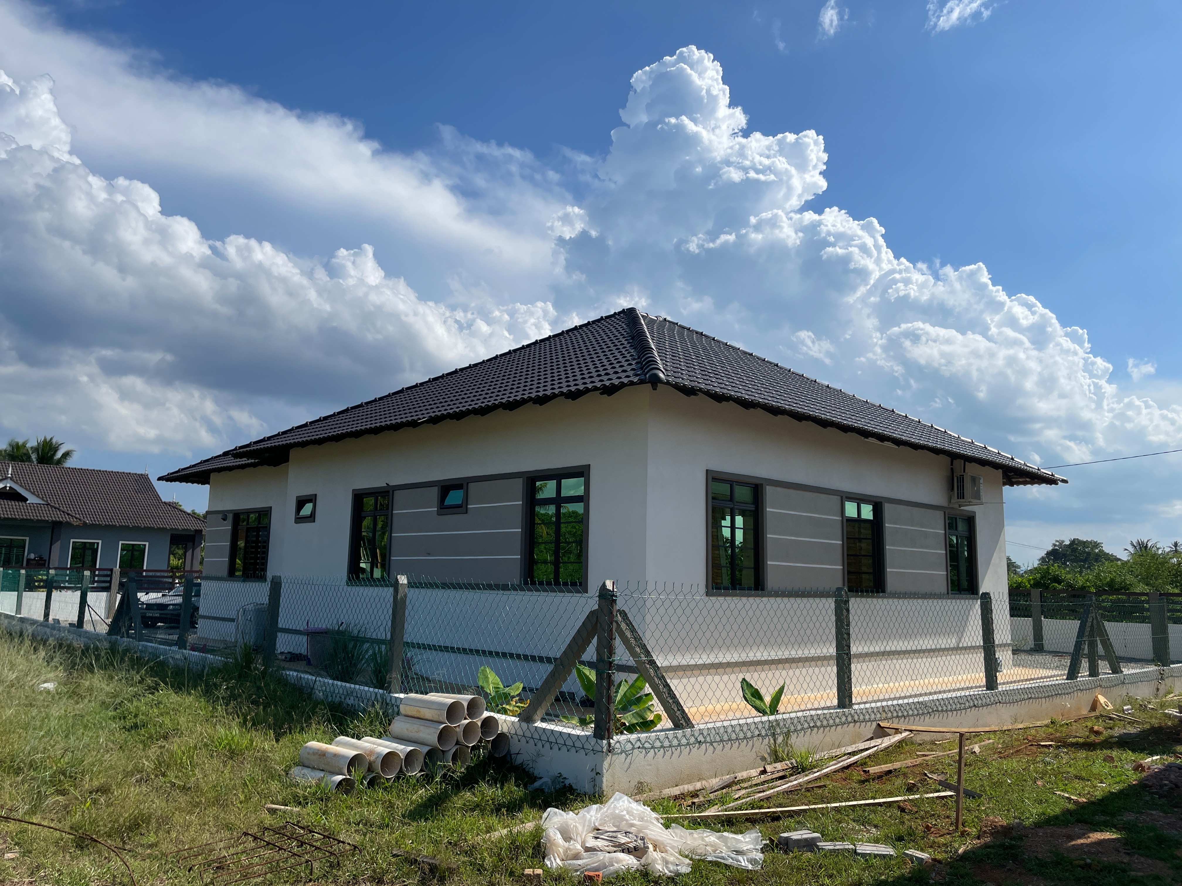 BANGLO (1) KAMPUNG BARU AJIL