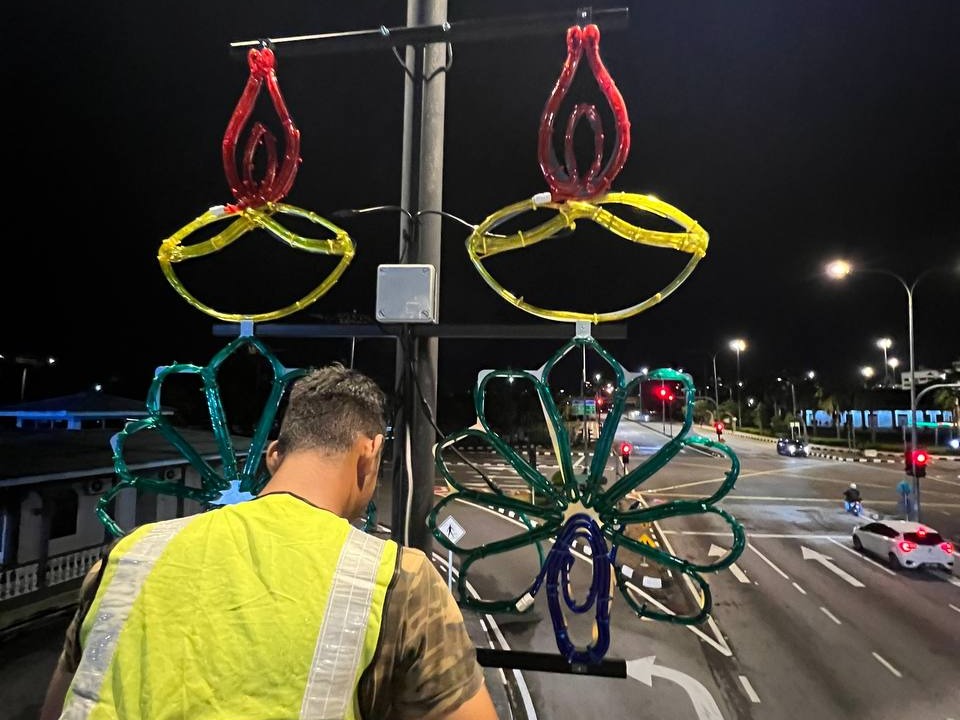 PEMASANGAN LAMPU HIASAN DEEPAVALI 2023