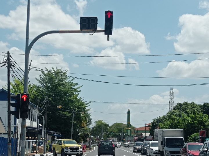 UPGRADE EXISTING TRAFFIC LIGHT