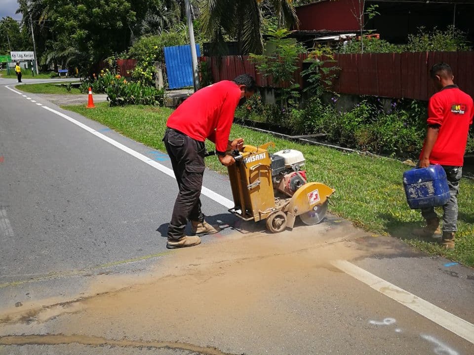 PEMASANGAN LAMPU ISYARAT PEJALAN KAKI 