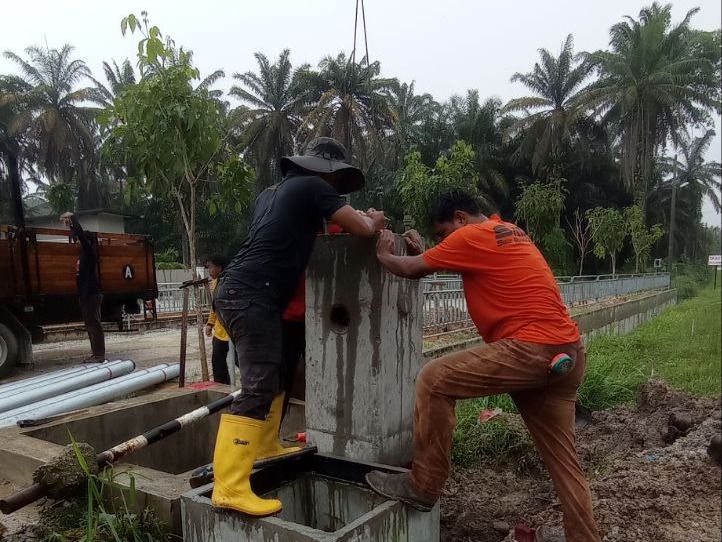 PEMASANGAN LAMPU JALAN JUNJONG